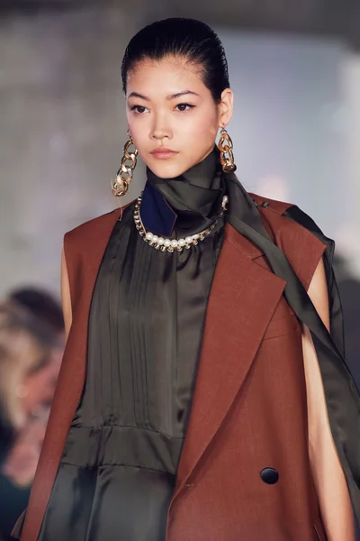 Look 1